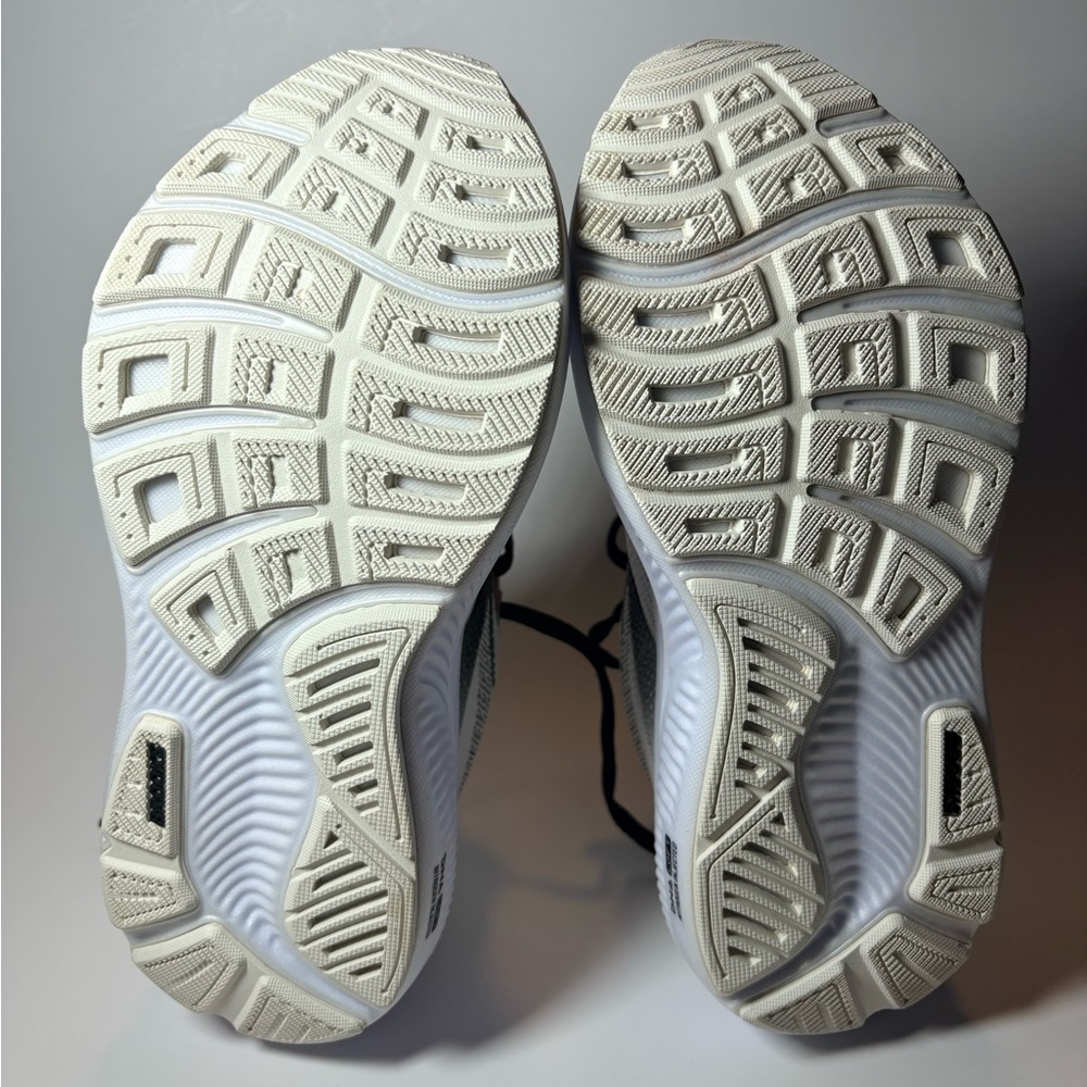 Brand New In Box Womens Brooks Ghost 17 Size 5 Wide. Off White, Rose Gold, Black - Picture 2 of 15